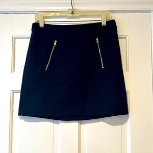 GAP mini skirt navy blue zippered pockets back zipper mod design